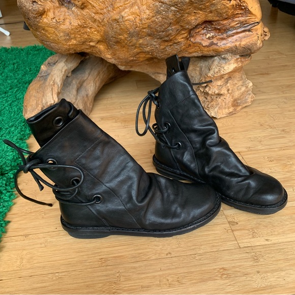 Trippen Awning black leather boot 41